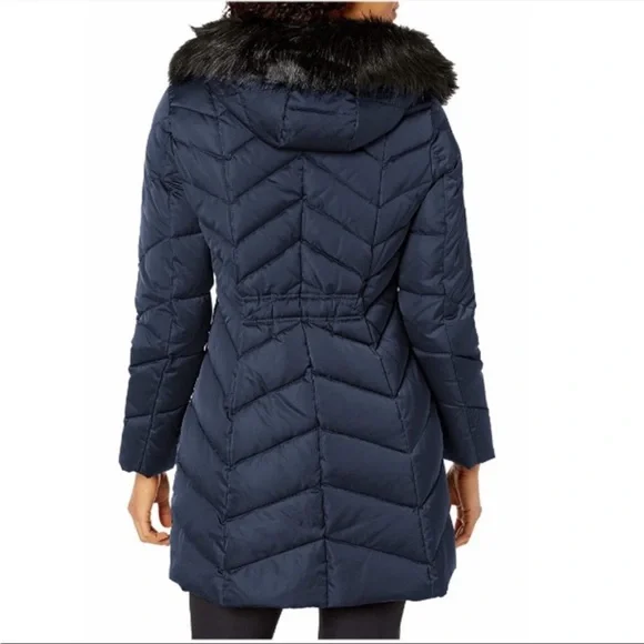 Tahari Heavyweight Puffer Coat Faux Fur Hood - Picture 3 of 10